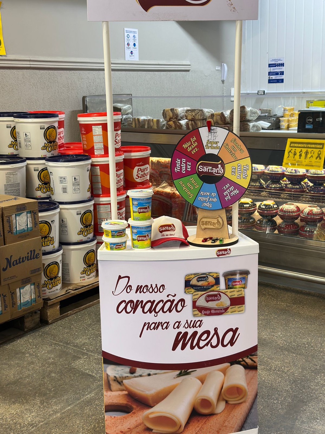 Stand Laticínio Santana em supermercado parceiro